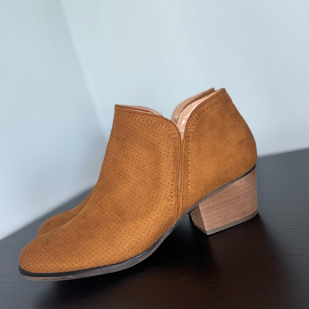 Women's Tan Ankle Boots - Picture 2 of 7